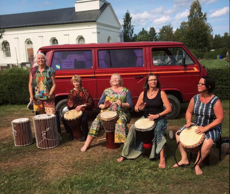 Familjeföreställning med KIBOM - fem trummande kvinnor från Roslagen. Höstfinal!!